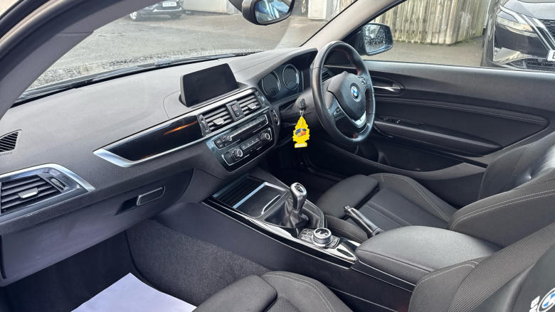 BMW 2 Series 218i Sport 2dr [Nav] Petrol Coupe